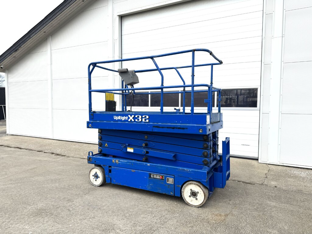 Upright x32n